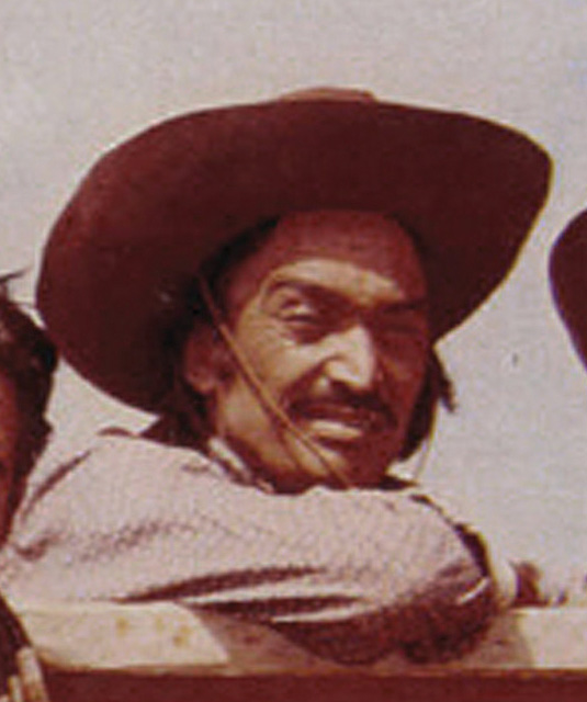 Roberto Contreras as Pedro Carr